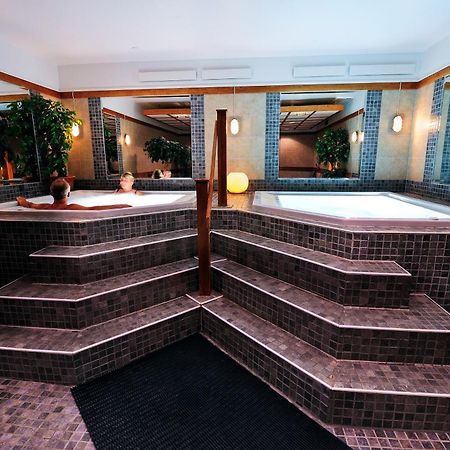 Hotell Hoegland เนเฮอ ภายนอก รูปภาพ